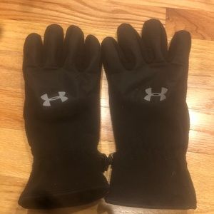 Under Armor fleece gloves. These are Youth Lg.